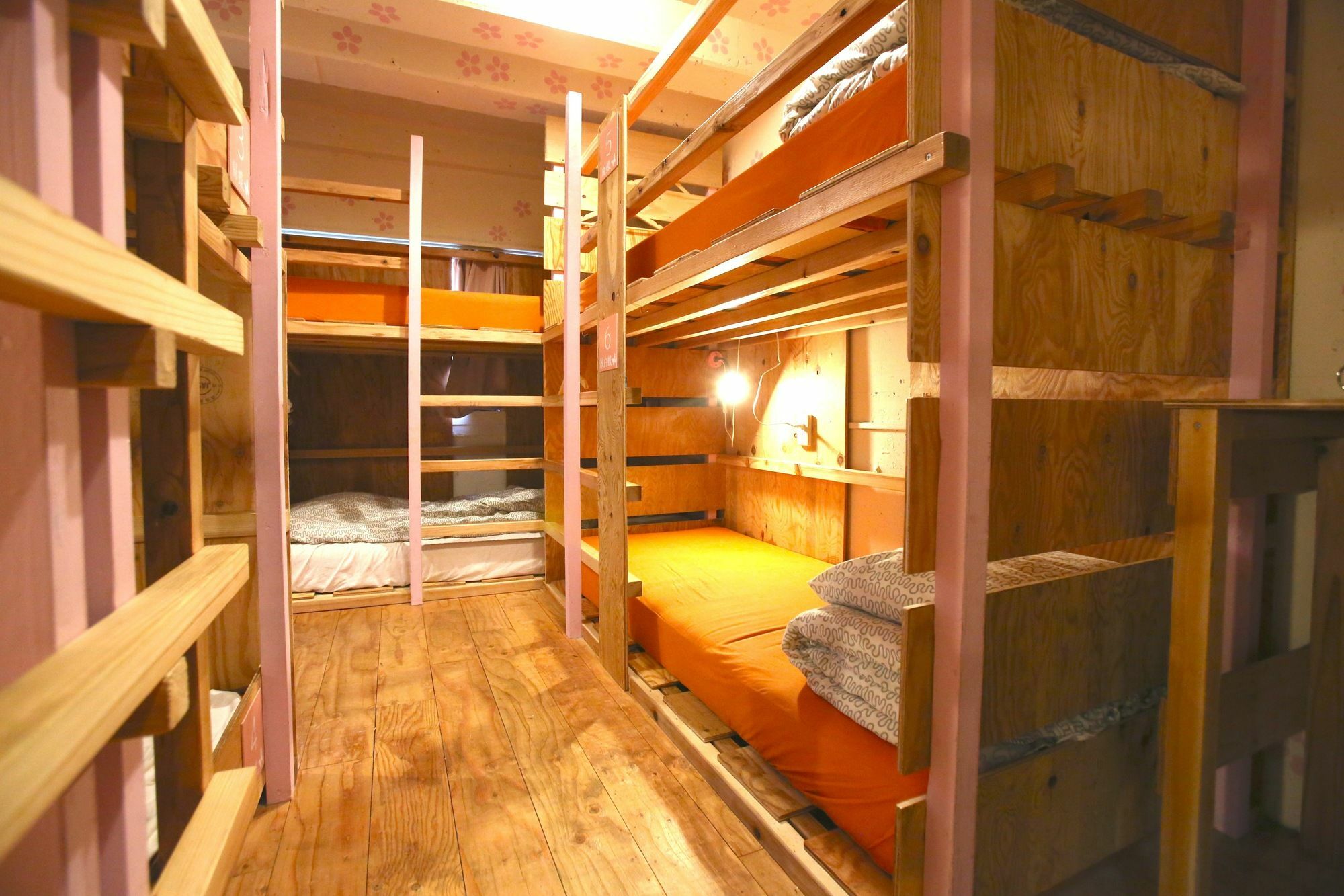 Yadoya Guest House Orange Tokyo Exterior photo
